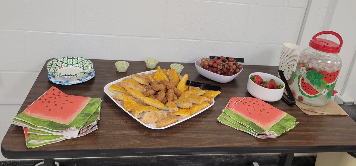 You know it's going to be a good day when #SweetHavana delivers sweets to the #OMLFirstDayCommandCenter
Gracias/Thanks to all of our community partners 🎉