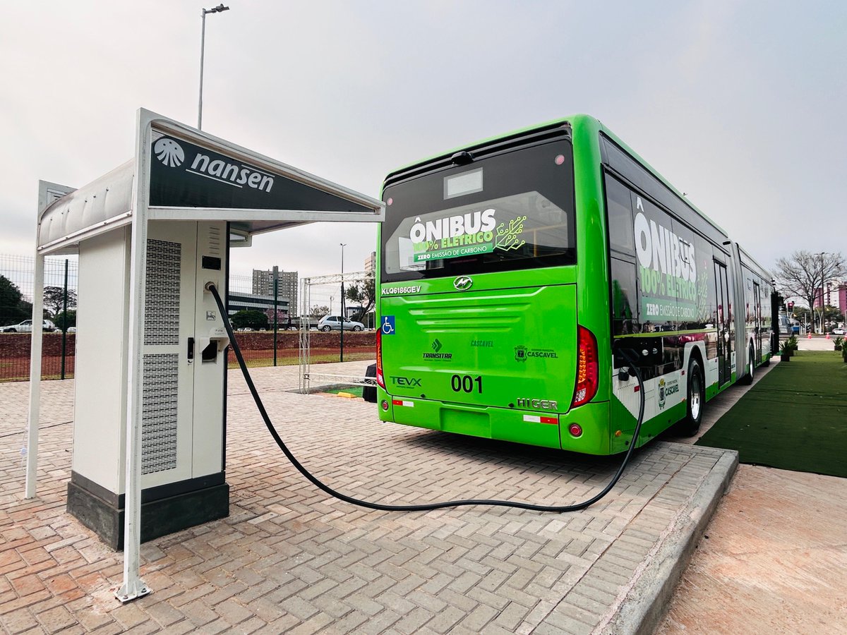meutransporte's tweet photo. Cascavel começa a operação da maior frota de ônibus elétrico do Sul do País
https://t.co/Zwc9B3B4yO

#curitiba #PR #PARANA #BRT #foz #londrina #cascavel #mobilidadeurbana #urbs #transporte #sãojosedospinhais #pinhais #pontagrossa #apucarana #blogmeutransporte #interbairros https://t.co/OIHQx0FCNj