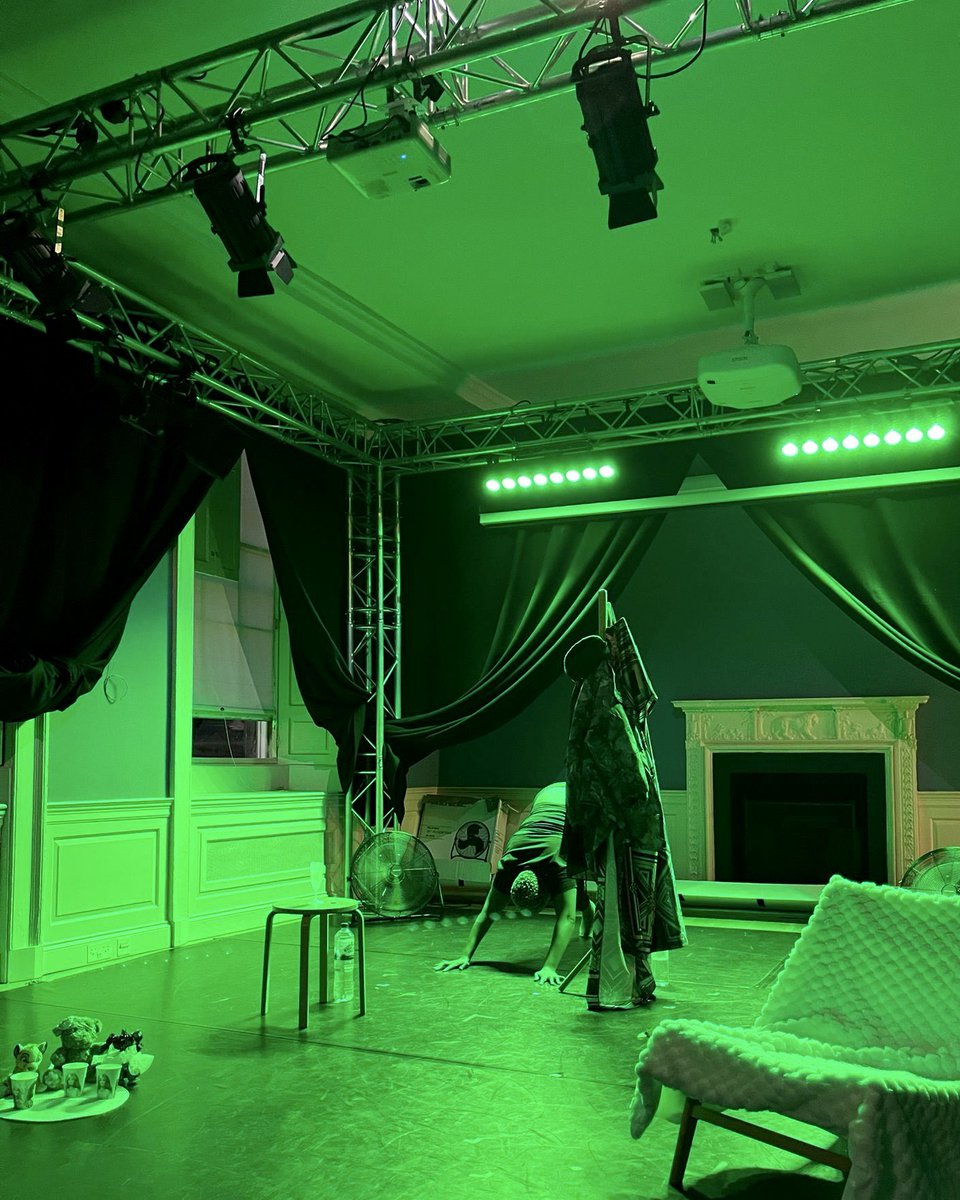 CountToFivePlay's tweet image. #CountToFive: Teamwork makes the dream work! We’re on the final stretch of our run at @edfringe, and we’d like to shout out our amazing team 🔥

Wri-Perf @Zamalisa
Dir @roddamn
Voice Perf @ralphbogard
Fringe Support @ Ania Brylka
Socials @audreylai_film
Venue @GreensideVenue