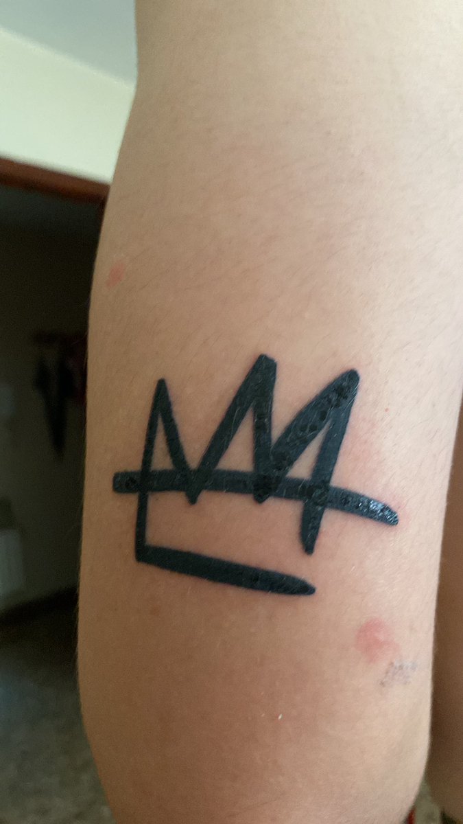 blonismo's tweet photo. Mi primer tattoo no podía ser otro @blonstark 👑❌ https://t.co/7UGRX5emIO