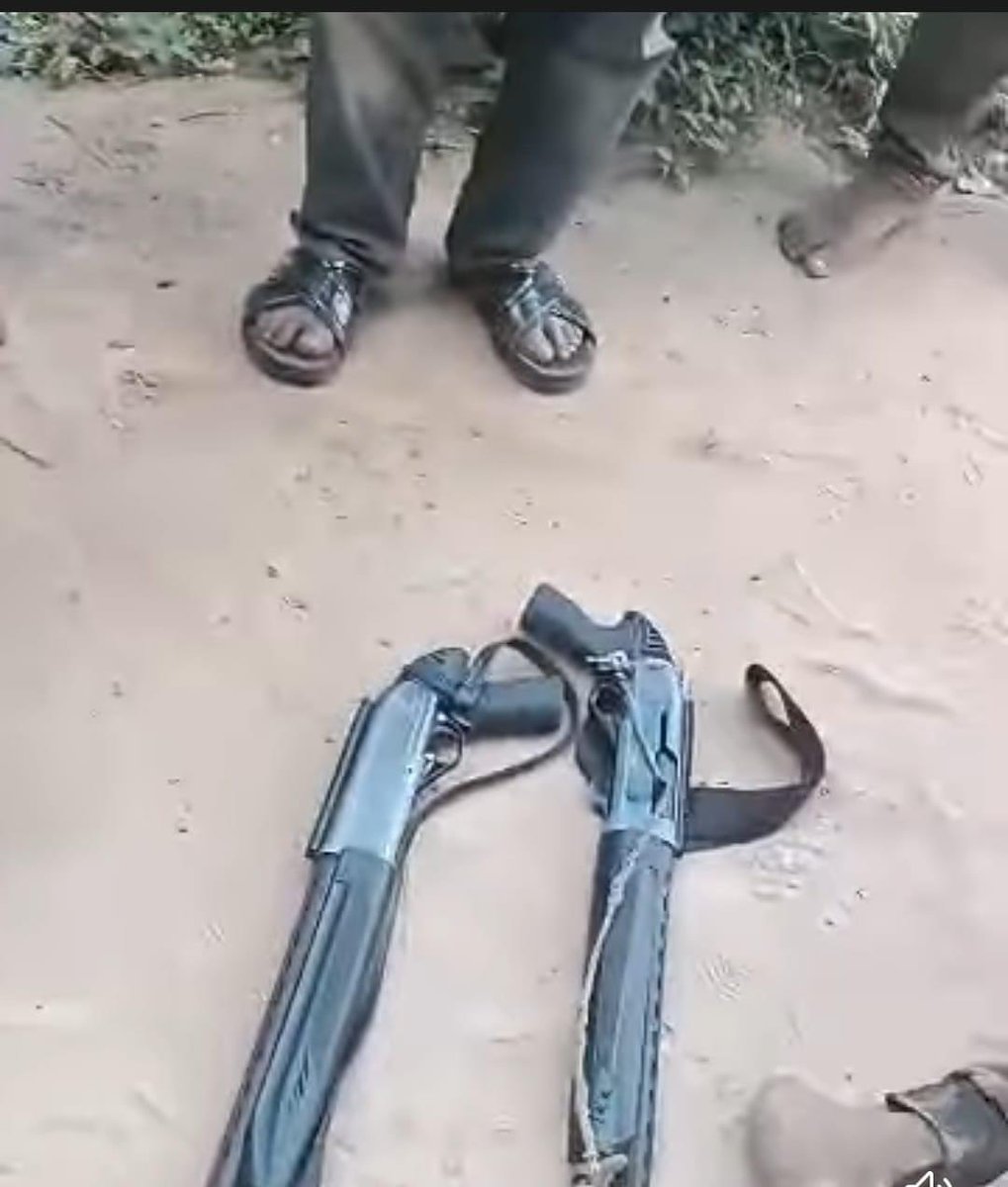 AsiegbuVal's tweet photo. Breaking News:
Security personnels intercept four Fulani kidnappers in Awka and rescues three men they kidnapped. Two of the kidnappers escaped while two were arrested.
According to one of the kidnappers, their leader is Muhammad Ali, who is among the two that escaped. https://t.co/ppxwUbtef2