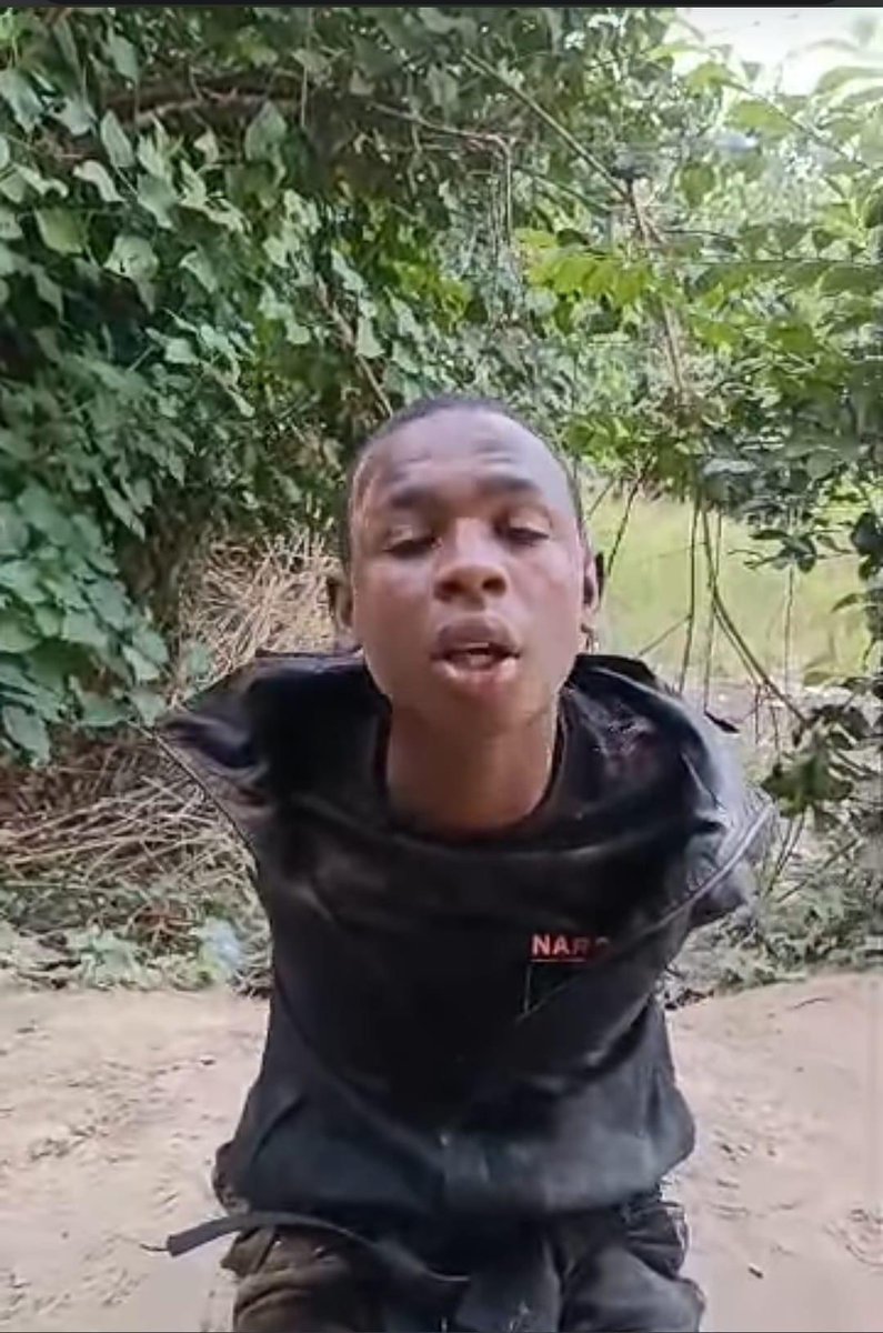 AsiegbuVal's tweet photo. Breaking News:
Security personnels intercept four Fulani kidnappers in Awka and rescues three men they kidnapped. Two of the kidnappers escaped while two were arrested.
According to one of the kidnappers, their leader is Muhammad Ali, who is among the two that escaped. https://t.co/ppxwUbtef2