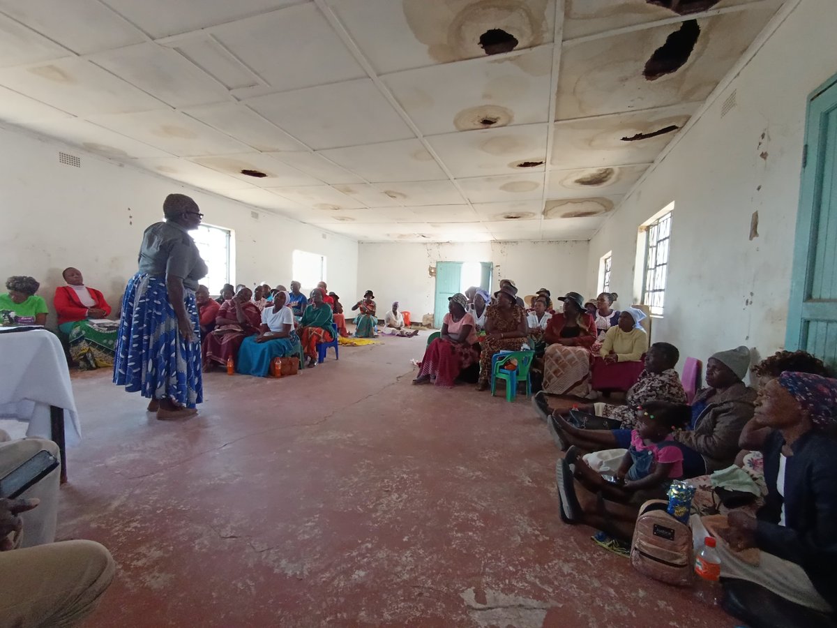 zfu_official's tweet photo. Inspiring leadership in action! Mrs Hove, ZFU Midlands Provincial Chairperson, is empowering women in Chachacha, Shurugwi. Her resilience is a beacon of hope for the community and the province. #WomenInLeadership #Empowerment #Zimbabwe #ZFU
@womensassembly
#FACEPROJECT https://t.co/ceHlMgzpmJ