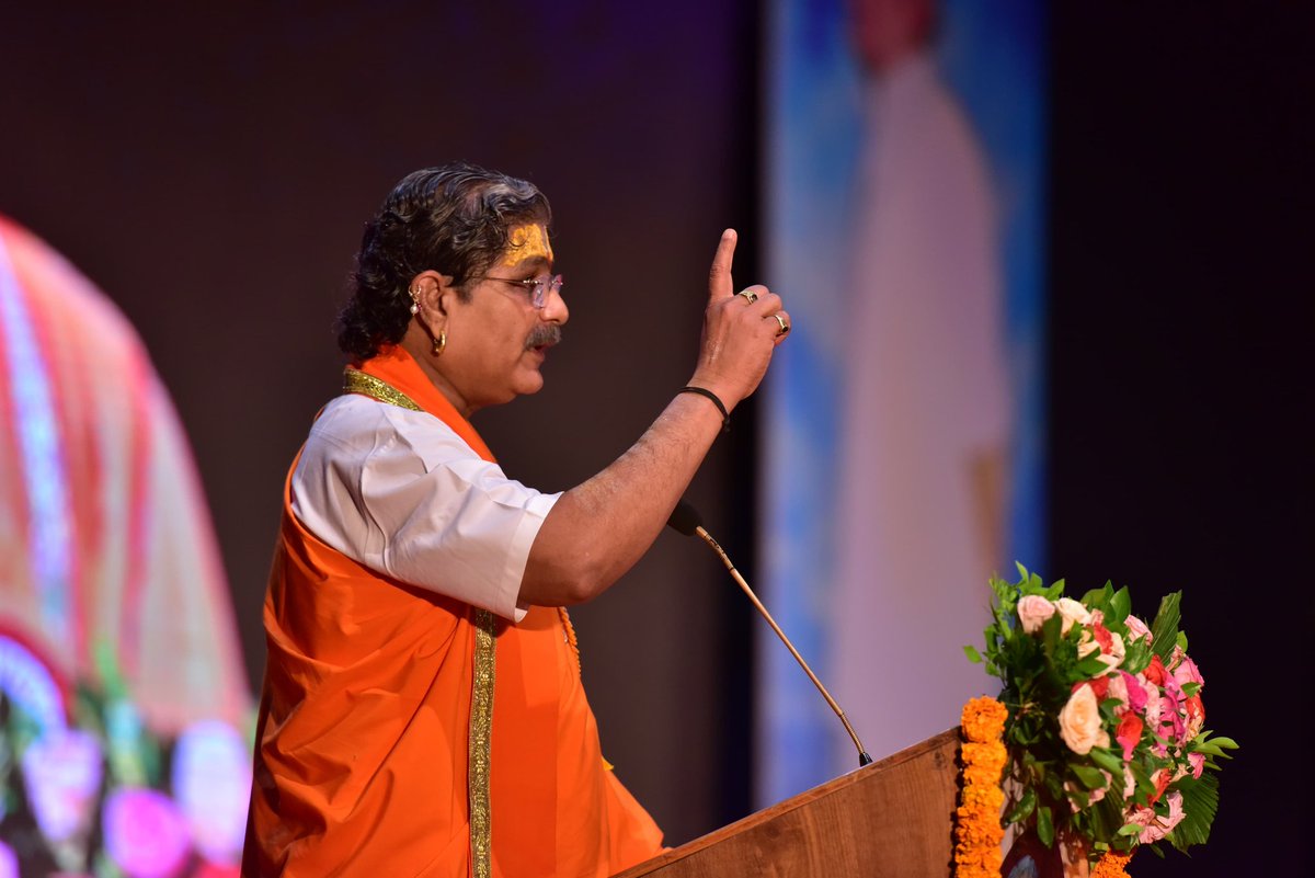 ABVPVidarbha's tweet photo. श्रद्धेय दत्ताजी डिडोळकर जन्मशती समारोप समारोह, @RSSorg के परमपूजनीय सरसंघचालक डॉ. @DrMohanBhagwat, श्रीनाथ पीठाधीश्वर स्वामी श्रीजितेन्द्रनाथ महाराज, केंद्रीय सड़क परिवहन और राजमार्ग मंत्री एवं जन्मशती समारोह समिति के अध्यक्ष श्री @nitin_gadkari एवं @ABVPVoice के राष्ट्रीय संगठन मंत्री श्री @AshishSainram की उपस्थिति में नागपुर में संपन्न हुआ।