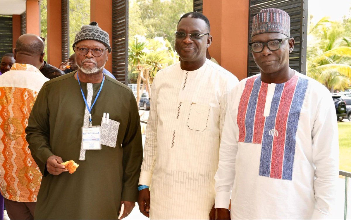 🇸🇳 Atelier d'élaboration d'un livre blanc sur des réformes de consolidation de notre système électoral en présence des 3 Présidents de groupes parlementaires,  Députés et Experts électoraux de la Société Civile.

#RéformesÉlectorales #SociétéCivile #Sénégal #COSCE