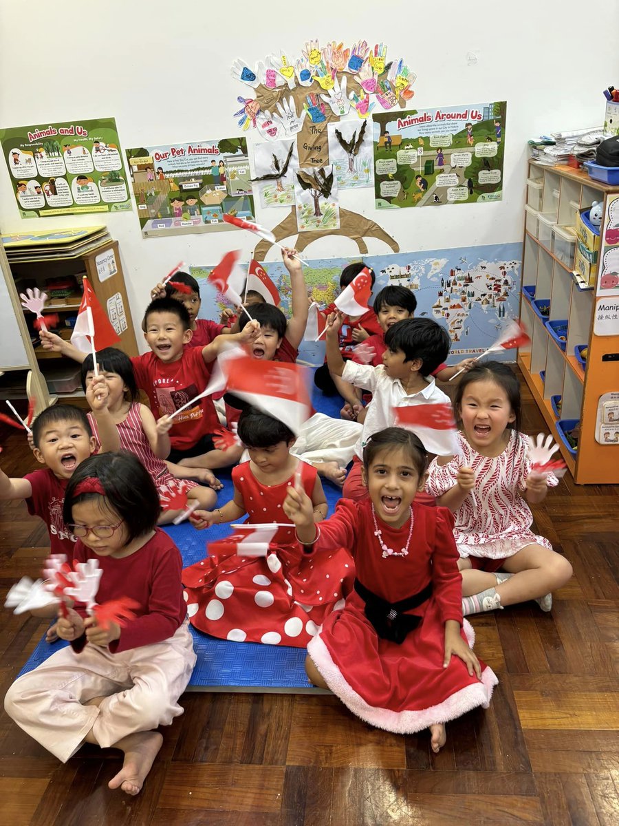 starshinemontes's tweet photo. Happy Birthday Singapore! 🇸🇬🎉❤️ Our young stars had a fantastic time  learning about Singapore’s history, the Singapore flag, and singing  patriotic songs. It was a wonderful day filled with national spirit and joy!

#StarshineMontessori #NationalDay #Singapore #EarlyEducation https://t.co/KVhMjSVON1