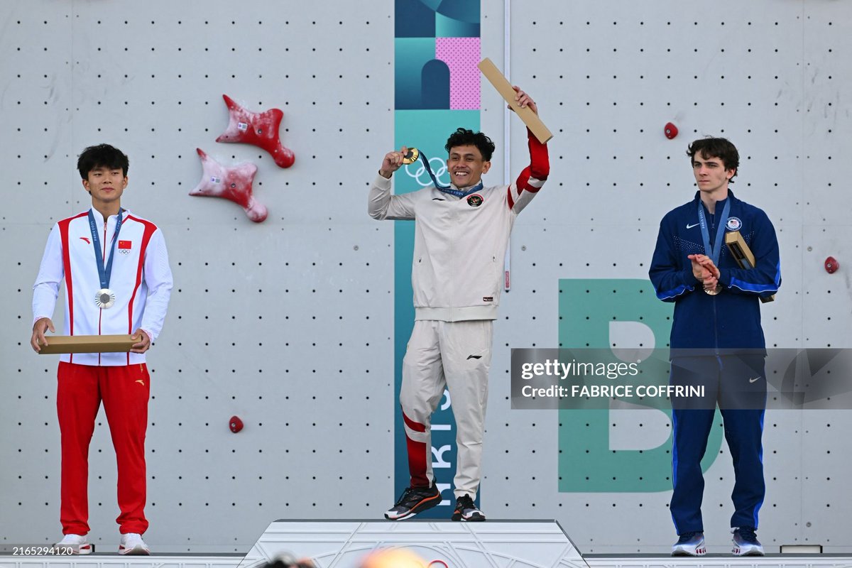 ZonaBulutangkis's tweet image. BISA TEH YURA!

INDONESIA BISA DAPET EMAS HARI INI DAN TERNYATA BISA JUGA DAPET EMAS SELAIN DARI CABOR BADMINTON 😭😭👏🏻👏🏻

#Paris2024 #SportClimbing