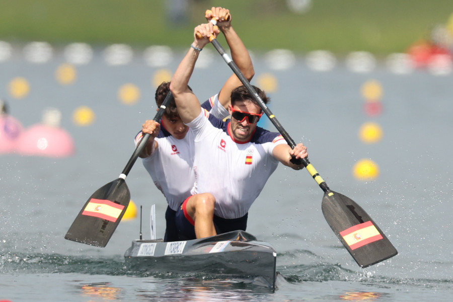 Info_Olimpica's tweet photo. ¡¡¡Joan Antoni Moreno y Diego Domínguez MEDALLA DE BRONCE 🥉 en el C2 500!!! https://t.co/YCh1L2XgMa