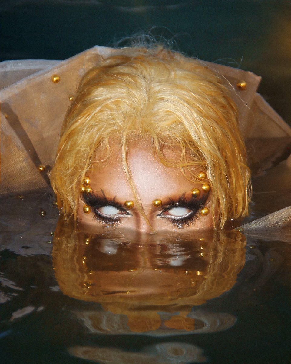 KhiannaWithAK's tweet photo. From the depths of the river of gold to the @dragraceph runway, the legend lives on 🌊🎏🔱

Protector and destructor of Cagayan de Oro City, the Oro fish is a local urban tale that lives in our river. https://t.co/BLMZof1AEw