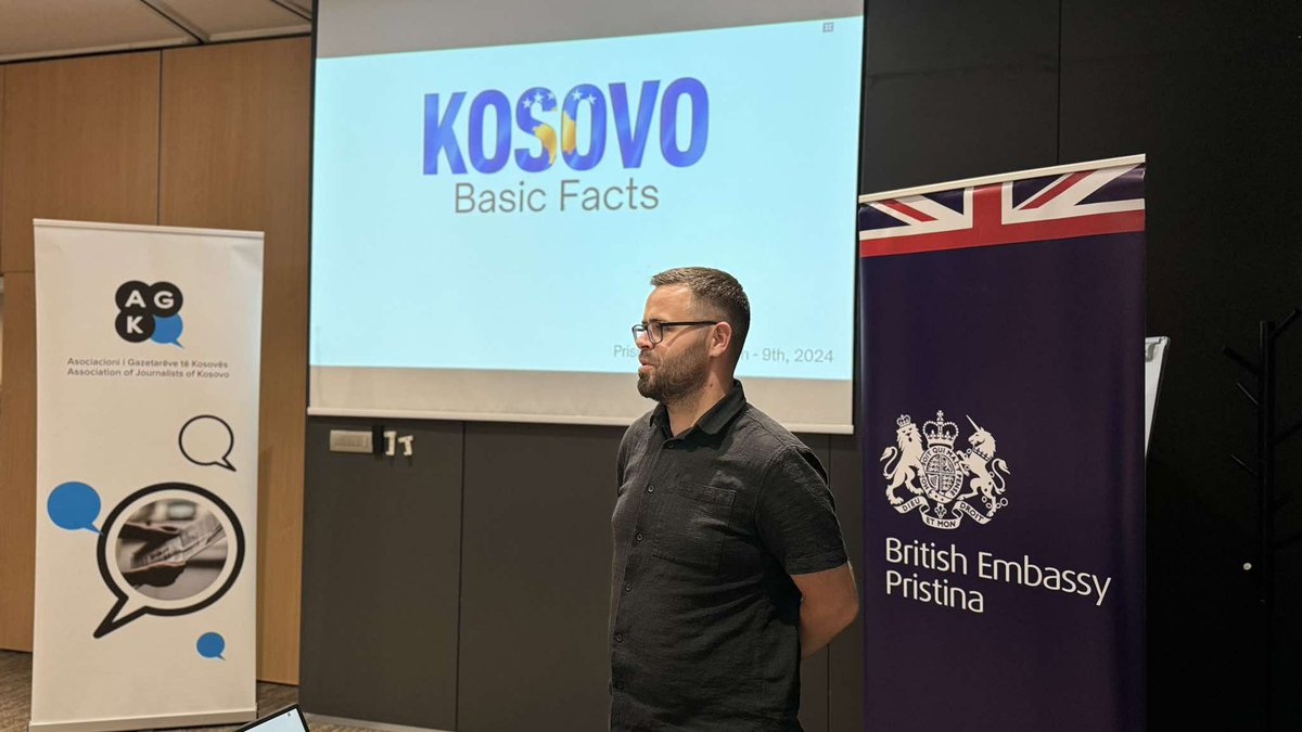 AGK_AJK's tweet photo. 👋We began the third day of the study visit, with a session led by Steven Youngblood, who focused on the language and narratives of peace journalism.
#PeaceJournalism #Kosovo #NorthernIreland #UKEmbassy #SharedFutureNews #AJK https://t.co/6gdDvwJY7X