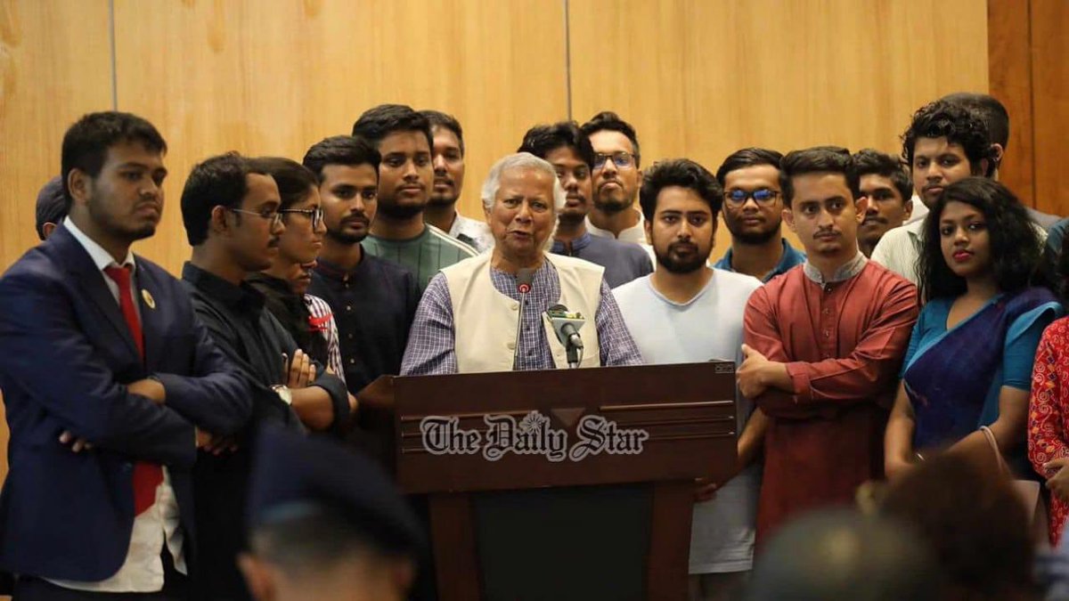 BasharSamrin's tweet image. Nobel laureate Muhammad Yunus has been appointed as the leader of #Bangladesh’s interim govt. He is a vocal critic of Sheikh Hasina.While murderer Hasina cried for metro station, Prime Minister Dr. Muhammad Yunus in his first address cried talking about martyr Abu Sayeed.