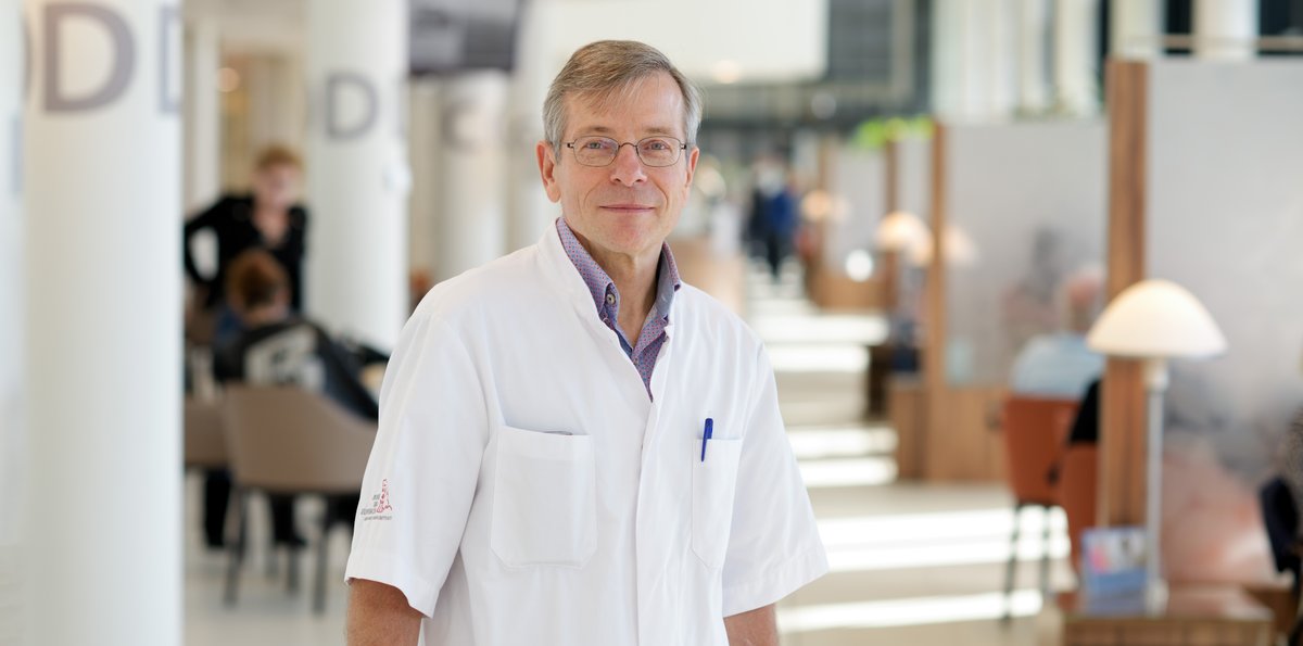 hetAVL's tweet photo. 🏆Internist-oncoloog en onderzoeker @HaanenJohn, ontvangt de prestigieuze ESMO Lifetime Achievement Award 2024! Zijn baanbrekende werk in immunotherapieën, met name TIL-therapieën voor gevorderd melanoom, wordt internationaal erkend. Gefeliciteerd John! @myESMO #onderzoek #esmo24 https://t.co/Ar2IrpAOre