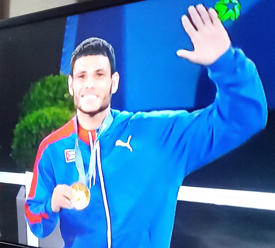 EAACSantaMaria's tweet photo. Felicita al joven Erislandy Alvarez, por su brillante actuación en París 2024, demostrando su gran preparación en la escuela cubana del boxeo. FELICIDADES CAMPEÓN. #eaasm, @OSDE_AyS , @SenoviaIG , @Paris2024, @InesMChapman, @INRHCuba https://t.co/OtYl1k7HxH