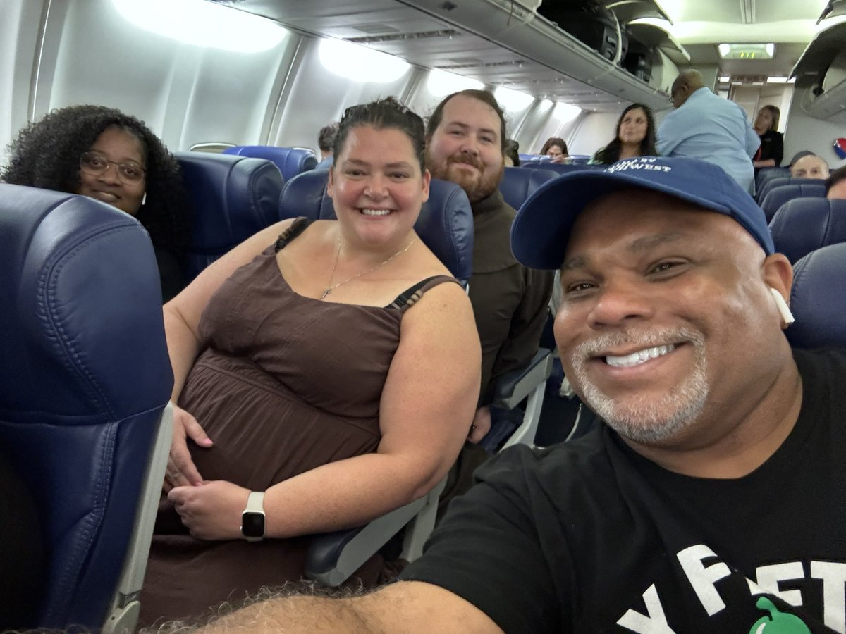 ATXScott's tweet photo. AUS->HOU->BHM #wheelsup #myssw https://t.co/u4NjWM5q6j