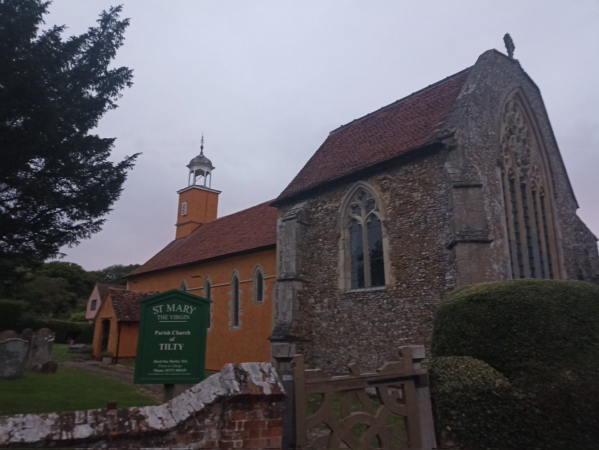 Tilty Abbey in the dark last night, supposedly these little bits remain because death would come to anyone that broke them down...

See also the church whose strange proportions are the result of half being the remains of the, rather large, old abbey gateway chapel.