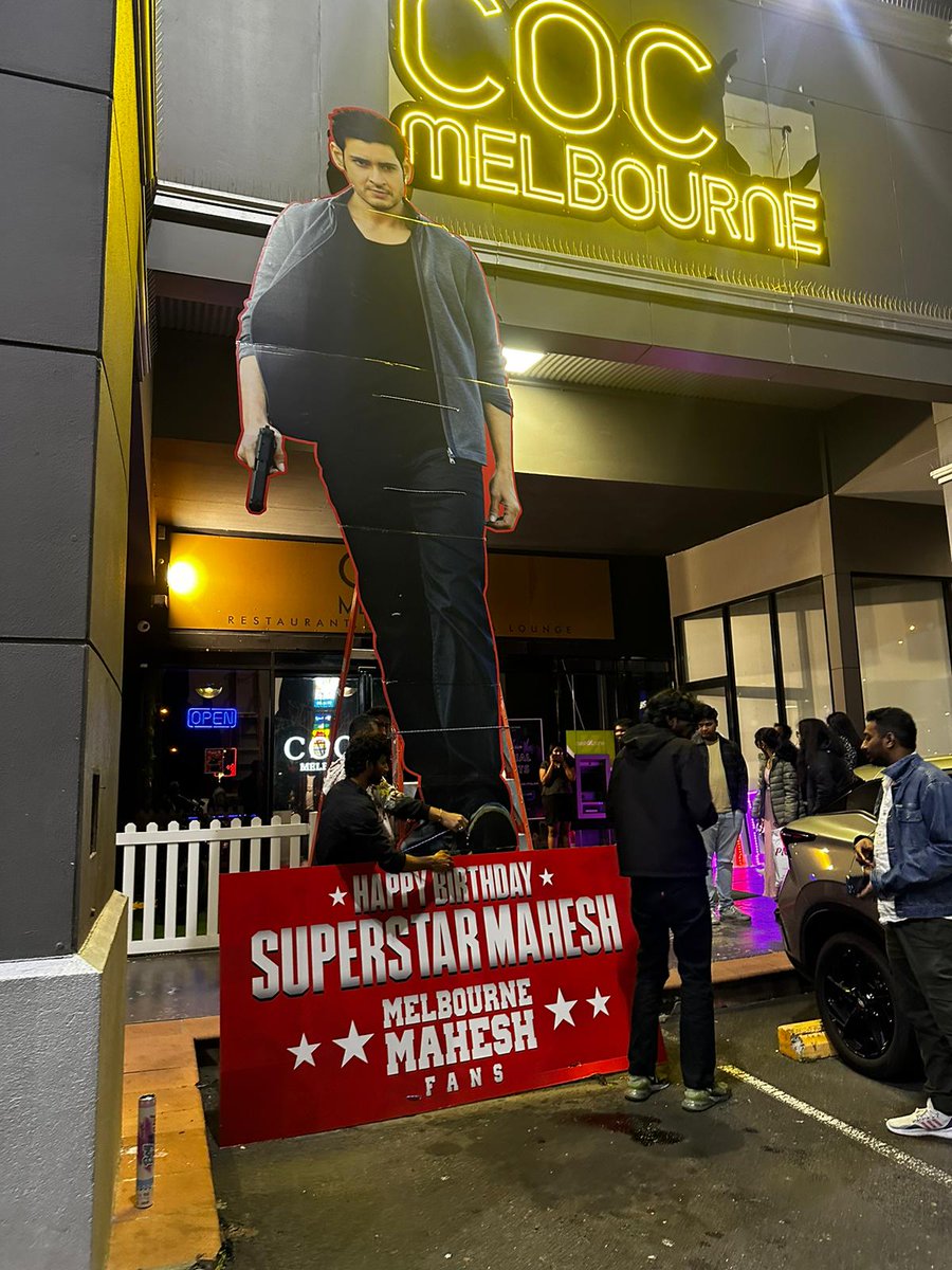 Mahesh Babu Space (@ssmbspace) on Twitter photo First Ever & Biggest Ever🔥
Superstar 20ft cutout in Melbourne 💥
<a href="/urstrulyMahesh/">Mahesh Babu</a> #MurariMarosari
#Murari4K #CelebrateSSMB #MaheshBabu First Ever & Biggest Ever🔥
Superstar 20ft cutout in Melbourne 💥
<a href="/urstrulyMahesh/">Mahesh Babu</a> #MurariMarosari
#Murari4K #CelebrateSSMB #MaheshBabu
