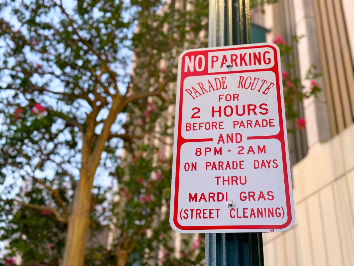 DavidMora's tweet photo. Only in New Orleans! 🎭

#NewOrleans #ParadeRoute https://t.co/ZFBNAvn6Aw