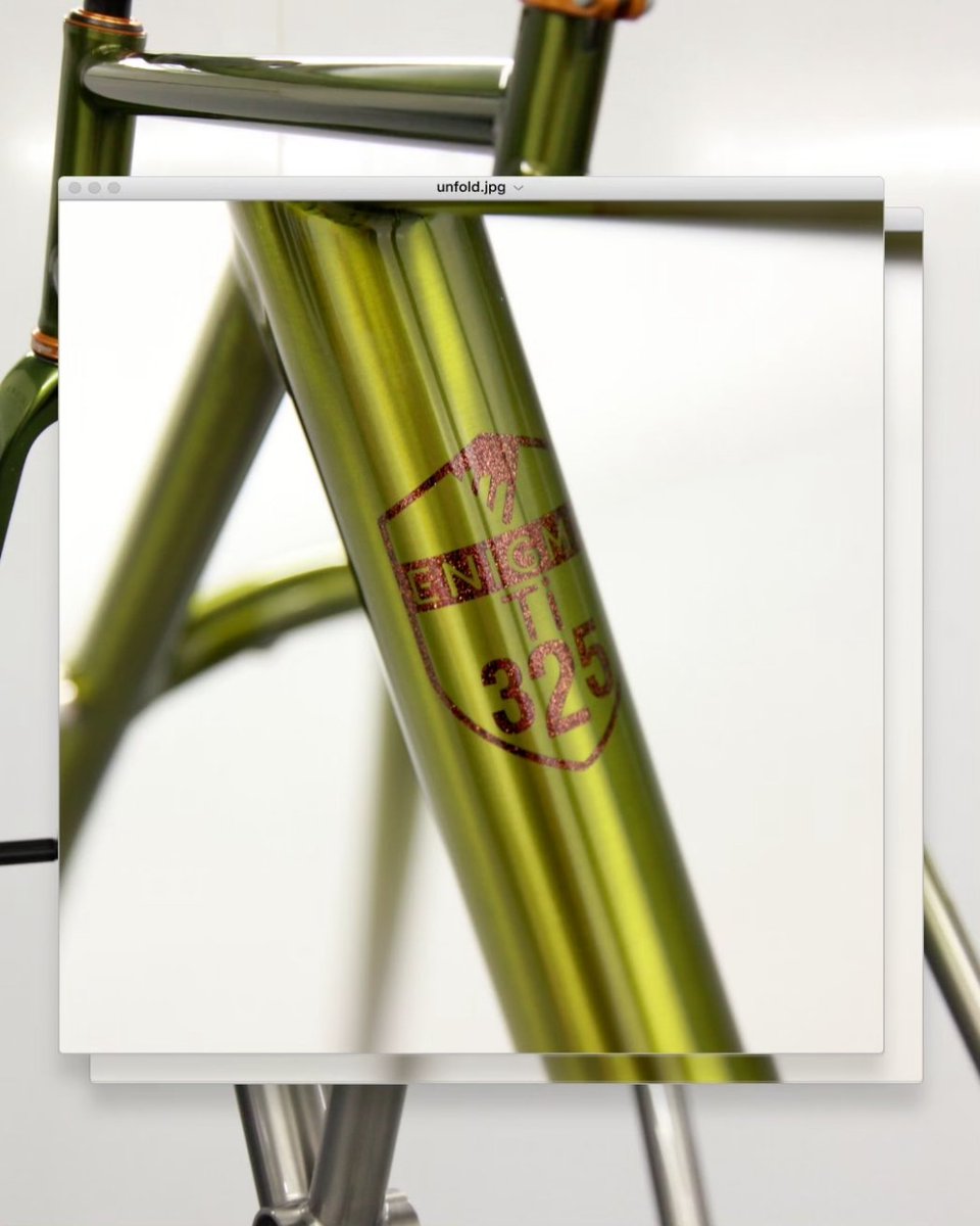 Enigmabikes's tweet photo. EDGE Frameset
Check out this stunning Edge frameset, expertly painted in a unique blend of candy green and root beer. π¬π
The finishing touch? Sparkling copper pearl branding to truly make this beauty shine. β¨
#enigmaedge #tigravelbike #enigmapaintwo #paintedinsussex https://t.co/o6b5FXEhSN