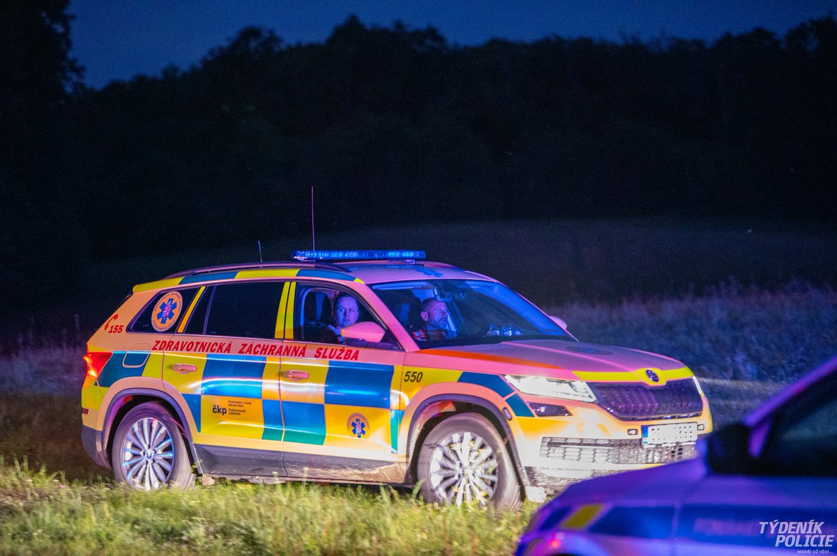 Pár momentek ze včerejší záchrany muže z lomu na Berounsku. Pěkná spolupráce mnoha složek <a href="/ZZS_SCK/">Zdravotnická záchranná služba Středočeského kraje</a> <a href="/ZS_ASCR/">Záchranná služba ASČR</a> <a href="/zzshmp/">ZZS HMP</a> <a href="/HasiciPraha/">Hasiči Praha 🚒</a> <a href="/HZS_STC/">HZS Středočeského kraje</a> a <a href="/PolicieCZ/">Policie ČR</a> . Zasahovaly dva vrtulníky. 1url.cz/Y12r9