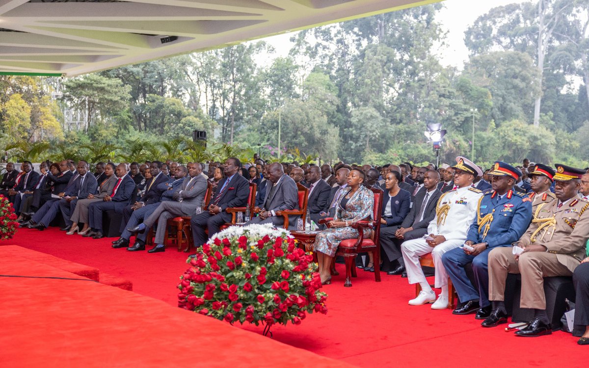 H.E Salim_Mvurya, EGH. (@waziri_mvurya) on Twitter photo I pledge to admister my new role as the Cabinet Secretary <a href="/MITIKenya/">Ministry of Investments, Trade & Industry, Kenya</a> with Honor and Dignity in accordance to the Constitution of Kenya.
In this broad based cabinet, I am committed to work broadly with all stakeholders to instill success in #MiTi. I pledge to admister my new role as the Cabinet Secretary <a href="/MITIKenya/">Ministry of Investments, Trade & Industry, Kenya</a> with Honor and Dignity in accordance to the Constitution of Kenya.
In this broad based cabinet, I am committed to work broadly with all stakeholders to instill success in #MiTi.