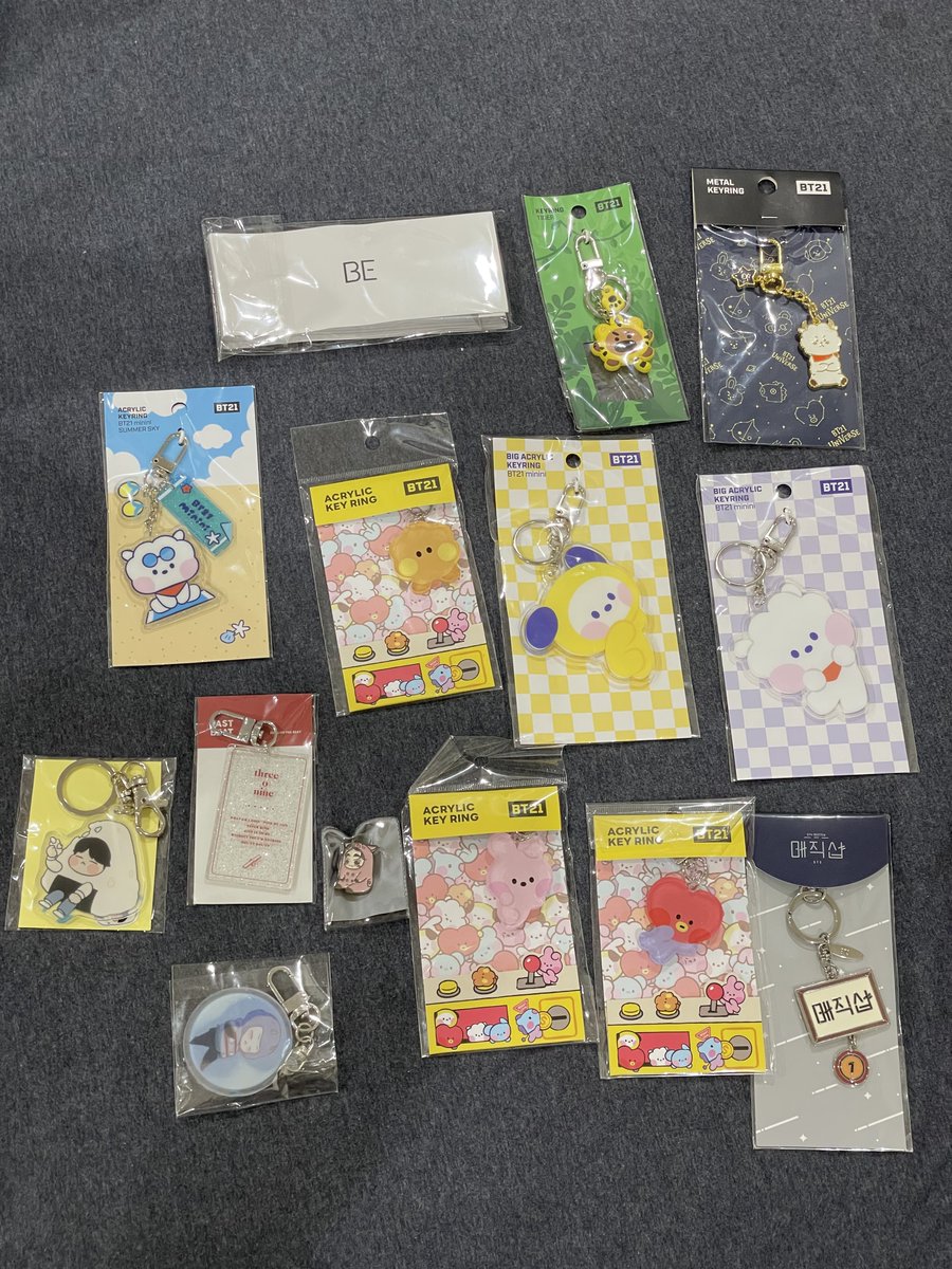 likew0125's tweet photo. #售
📍BT21鑰匙圈 $80/1
📍BE鑰匙圈 $100/
📍飯製鑰匙圈 $50/1
📍magic shop鑰匙圈 $120/1
📍胸針 $50/1

📍開賣貨便
📍意者帶圖私訊 https://t.co/OnGGHoHm56