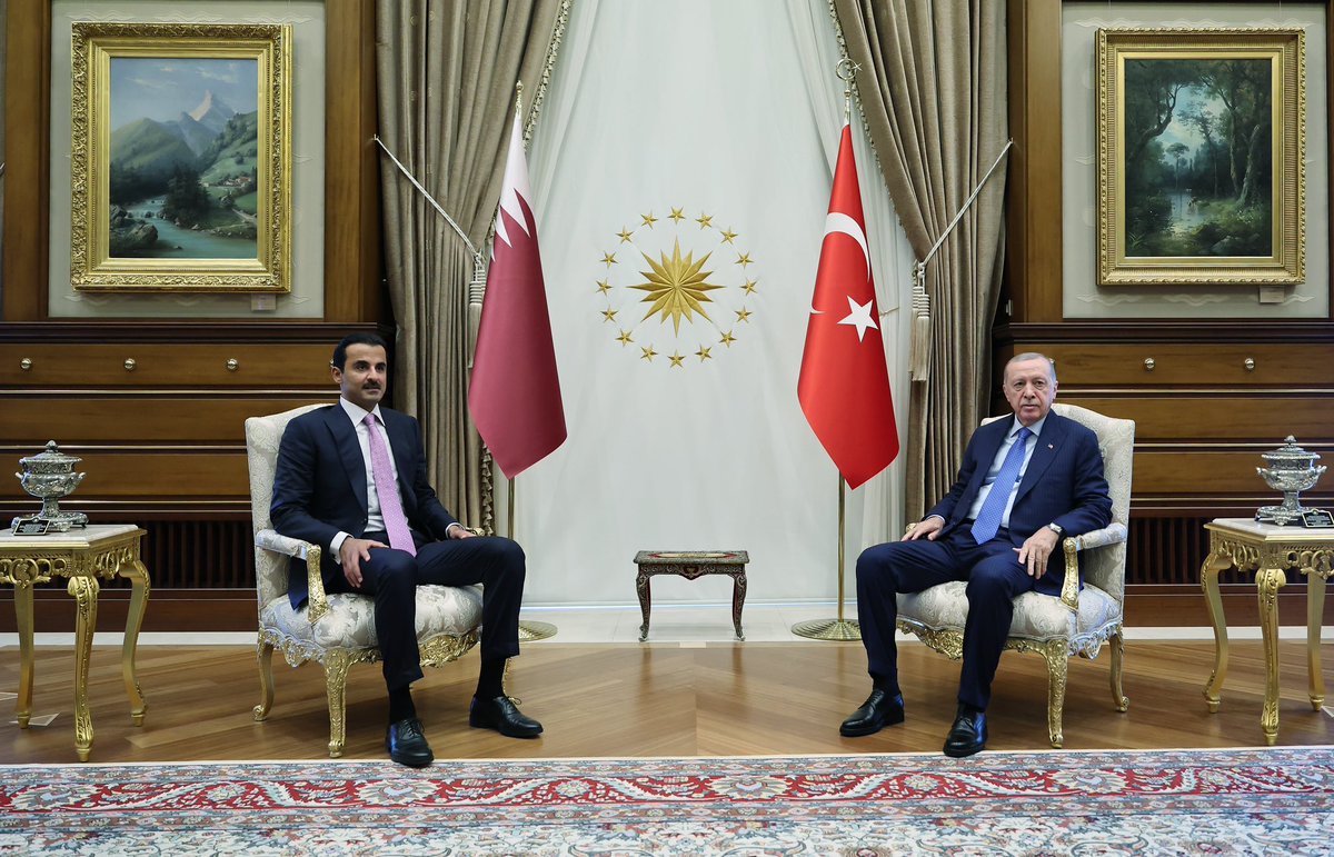 Cumhurbaşkanımız <a href="/RTErdogan/">Recep Tayyip Erdoğan</a>, Türkiye’ye ziyarette bulunan Katar Emiri Şeyh Temim bin Hamed Al Sani ile Cumhurbaşkanlığı Külliyesinde bir araya geldi.