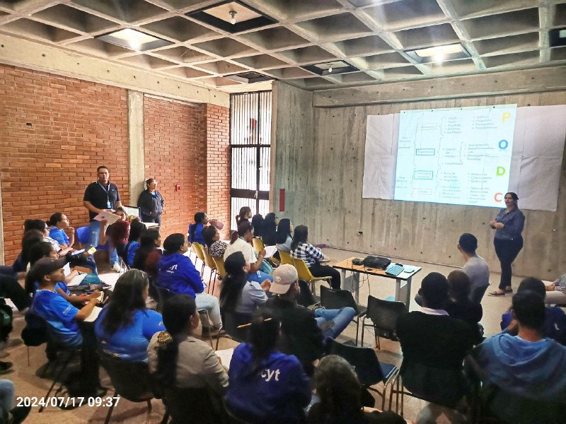 Franklin Rincón tweet media