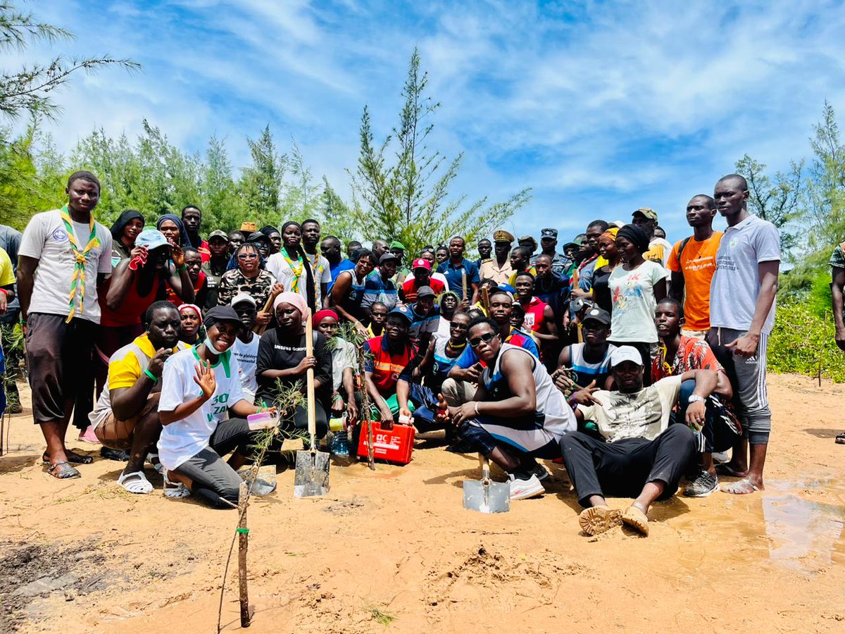 Nous sommes ravis d'annoncer la participation de DECLIC et du projet Feed The Future Sénégal Yiriwaa au Camp de Reboisement Africain du Conseil Régional de la Jeunesse de Ziguinchor ! 🌱🌍
Ensemble, pour un avenir plus vert.
#Environnement #YouthLeadership #USAIDSN #DECLIC
