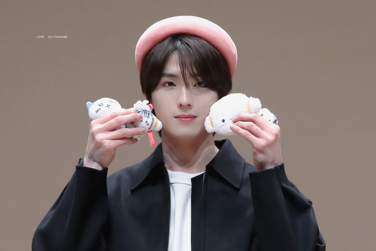 240301 
요아정: 요즘 아이돌 정석얼굴 

#용희 #YONGHEE #CIX #씨아이엑스