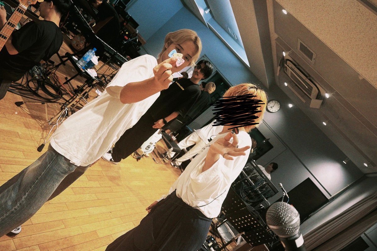 明日、19:00〜YouTube liveします!!

夏フェスのグッズの話もあるので、ぜひ来てください〜〜

#なとりのフライデー・ナイト