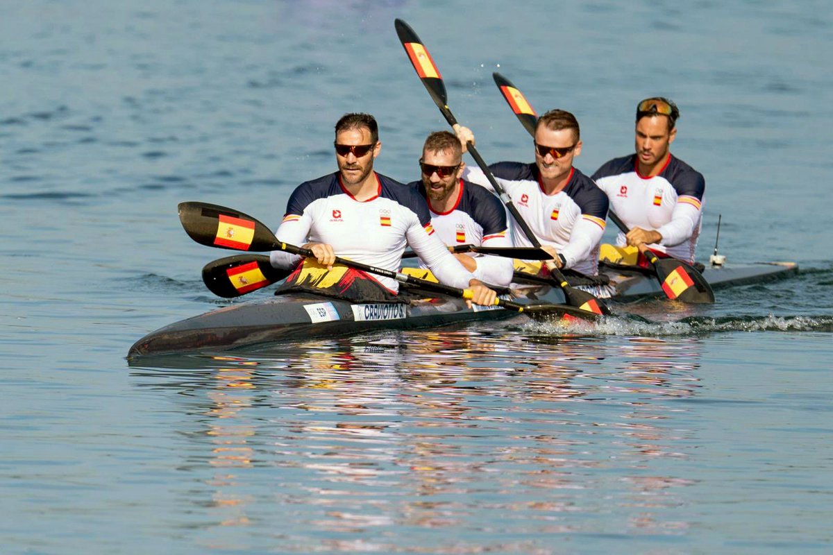 EjercitoTierra's tweet photo. ¡BRONCE 🥉en K4-500 #Paris2024! 
IMPRESIONANTE trabajo💪💪💪 cabo Carlos Arévalo @Areval00 del Regimiento Príncipe nº3 #BRILAT y sus compañeros de equipo @Saul_Craviotto @Rgermade @MarcusCooperW.
Nuestra enhorabuena y la de nuestros seguidores #EjércitoconelDeporte 🇪🇸 #Paris2024 https://t.co/pK7w9iS76X