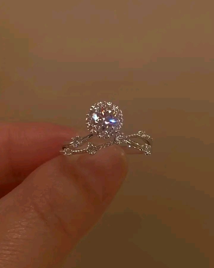 mynameisRazeena's tweet photo. Ring💗💍
#earthquake #NeerajChopra #Paris2024 #GoldSmithNewPlot #viral #TikTok #ReleaseImranKhan #PTI #عمران_خان_یاد_آتا_ہے #نیازی_مانگے_معافی https://t.co/SaQcW6ws7K