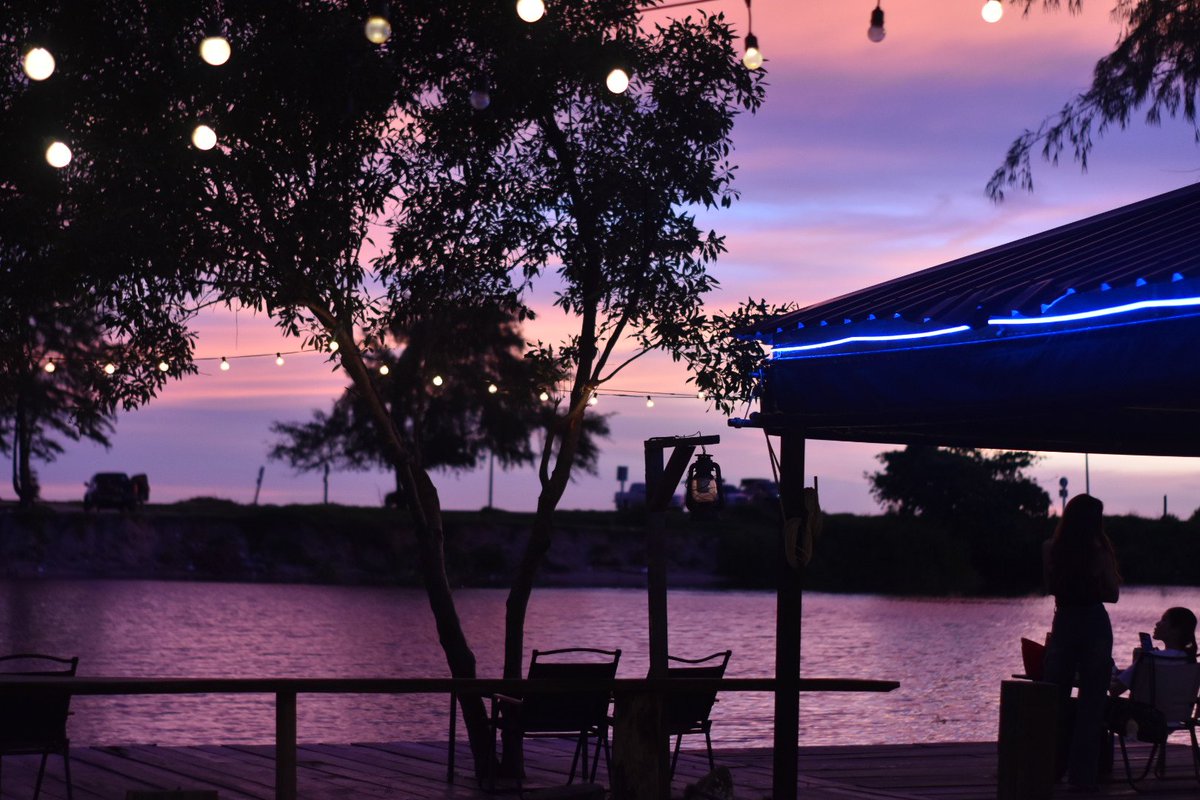 บรรยากาศดีท้องฟ้าสีชมพูเลยนะ
#ระยอง