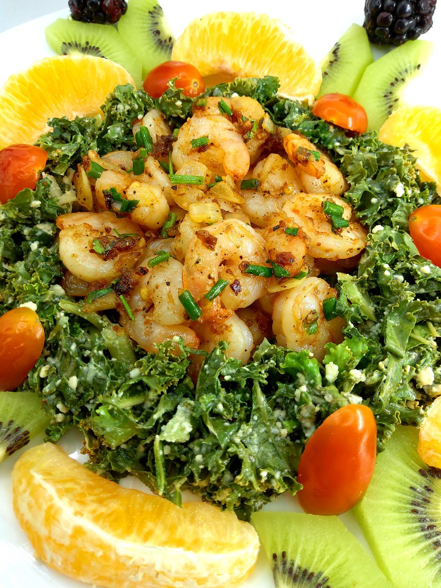Ht_Gourmet's tweet photo. Sautéed Shrimp kale and cheese, surrounded by a summer fruit salad. Bon appetit!
#salad #Shrimp #healthyfood #foodpicture https://t.co/ZuJ6c5UVBv