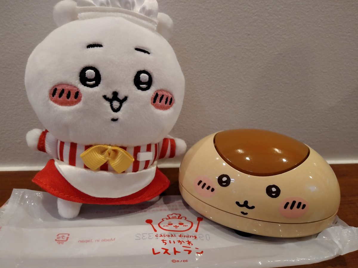 んぽちゃむときみまろとカニちゃんに誘われてちいかわレストランへ。メニューはどれも可愛くてボリューミーで心もはちきれそう。くりまん先輩の呼び鈴がとにかくいい。