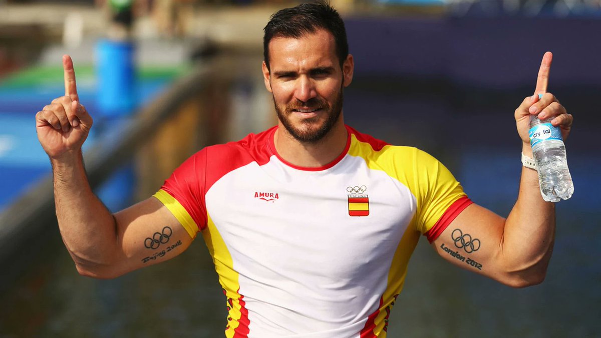 criticoenserio's tweet photo. Saul Craviotto , vaya leyenda. Ha ganado 6 medallas olímpicas y entre medias ha ganado Masterchef, portadas de revista, dado ejemplo como ciudadano y continuado como policía. Todo eso con esa planta. 

Y yo… tengo un podcast https://t.co/75ODyUSKii