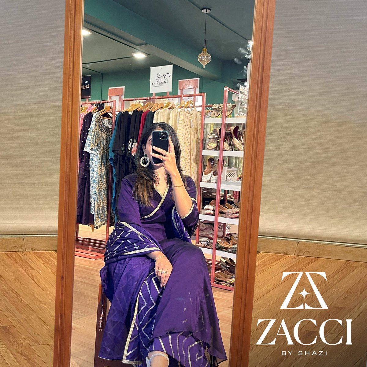 Zacci__'s tweet photo. Luxurious Anghraka salwar suit. Modern twist on tradition. Feel like royalty.

the makeup secrets behind this look with @__themakeuproom__

For enquiries :
📞+91 80896 31239
Find us at @aigah_thestore.
#zacci #zacciwears #salwarsuits #anghrakastyle https://t.co/0dA78ea9km
