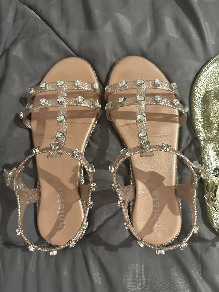 kanongtwins's tweet photo. @susoso22 ปล่อยต่อ รองเท้าholster size39
line:pimlapas2002 https://t.co/CfpZGKlzBo