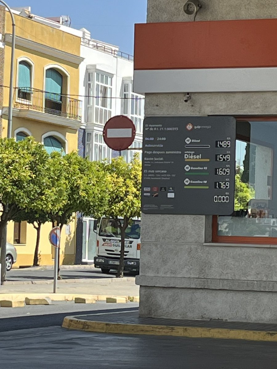 Que vergonha!!! Comprar combustível GALP mais barato em Espanha do que em Portugal!! Bem me parece que a empresa deve ser espanhola!!! Por mim era não meter mais combustível GALP em Portugal 😡😡😡😡😡