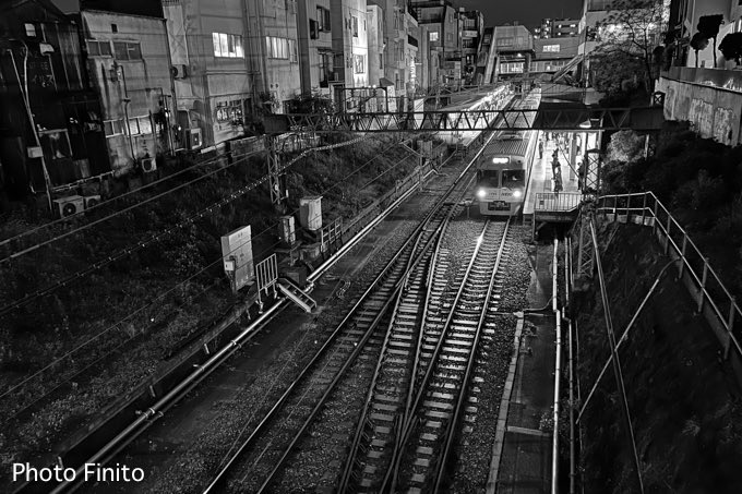 FinitoYamaguchi's tweet photo. #tokyo #monochrome #snapshot #東京 #モノクロ #スナップ写真 #streetphotography #whiteandblackphotography #whiteandblackphoto #世田谷区 #setagaya #明大前 #明大前駅 #meisaimae #井の頭線 #keioinokashiraline #inokashiraline https://t.co/X5gnDo2ebY