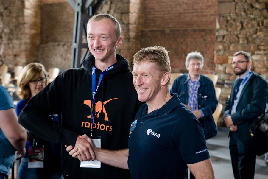 rover_challenge's tweet photo. #TBT #ERC2018 [6 years ago] The fourth edition of the European Rover Challenge was organized in Starachowice (Poland). Fifty-six teams from 16 countries took part in the competition. The special guest of ERC2018 was @astro_timpeake – @esa astronaut.

More: https://t.co/5wCykOO3Cc https://t.co/4Pjnl9NU36