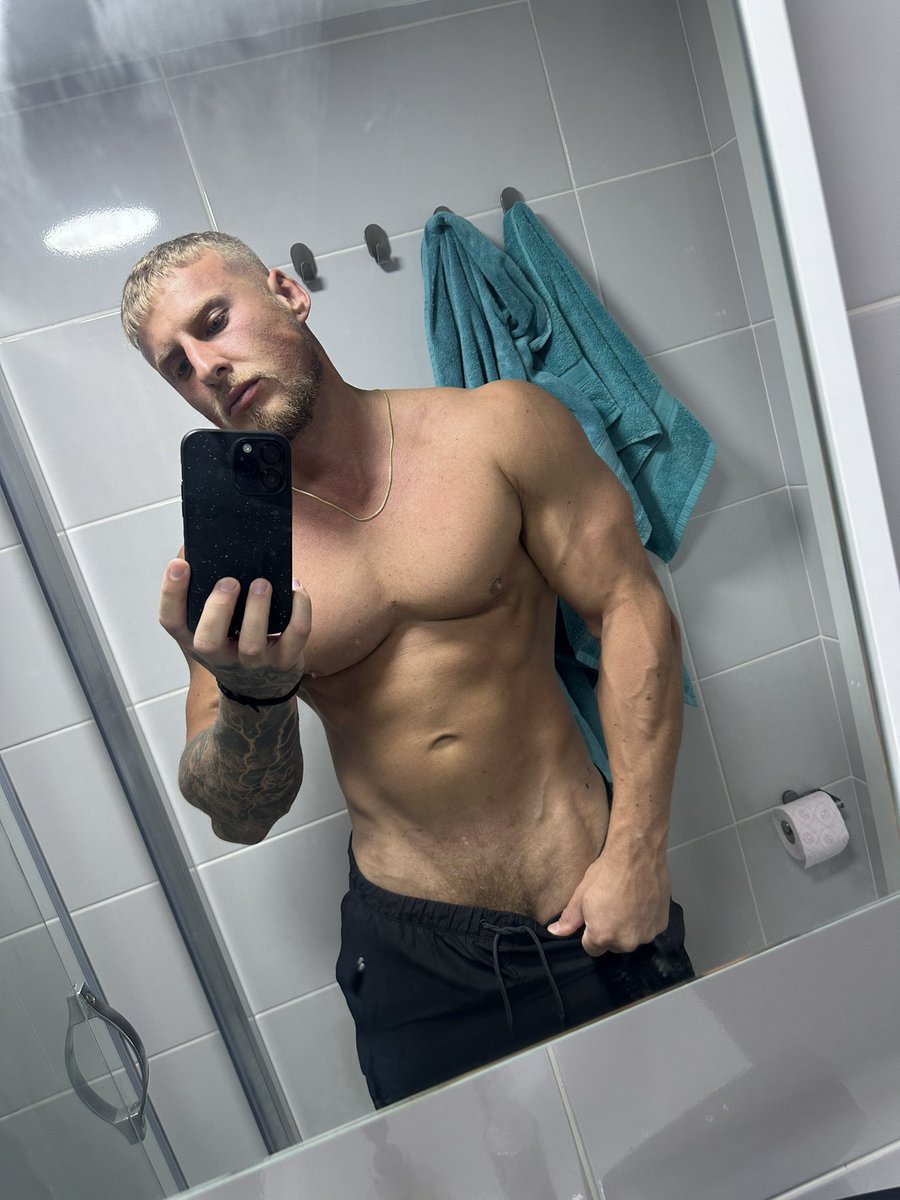 🚨 RT Game 🚨

Deposit paid ✅ 

4💬/4💢/4💛 with 4 comments PP.

⏰ 60 minutes ⏰

This sub seen my bulge for 10mins and is already hypnotised and wants full ownership 😈 let’s make it good boy