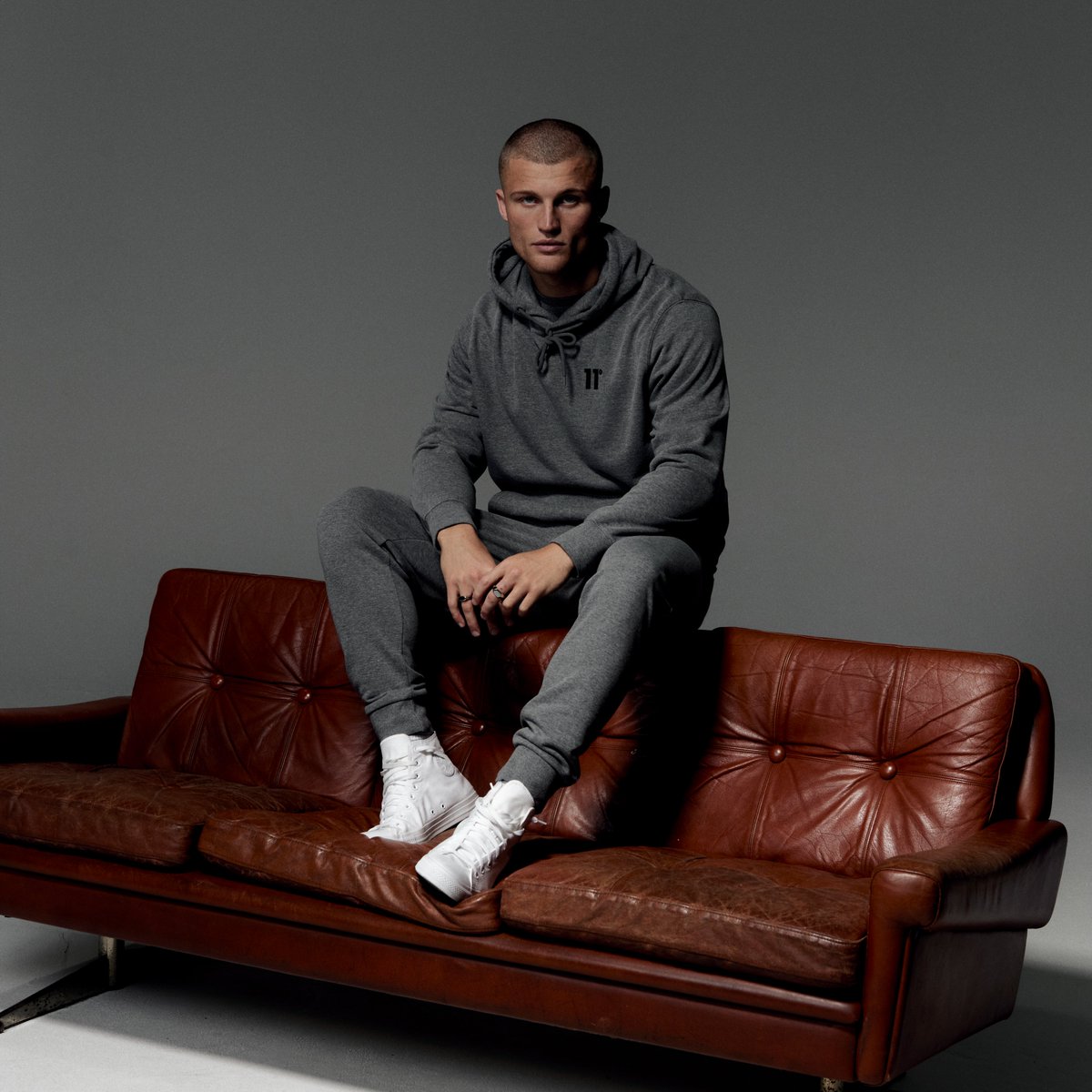 11 Degrees tweet media