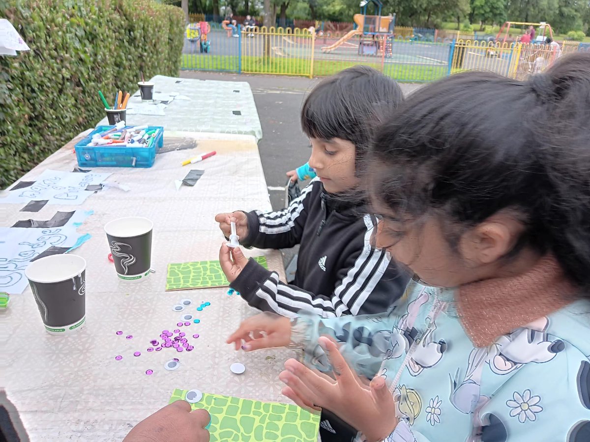 HealthEthnic's tweet photo. From National Play Day!
The rain didn’t stop the fun! Kids and parents had an amazing time with picnics, bubbles, and games. Thanks to everyone who joined in and made it a blast! 🎉
#NationalPlayDay #manchestercitycouncil #manchesterlibrary #ethnichealthforum #plattfieldspark https://t.co/lLGdEx2Hbn
