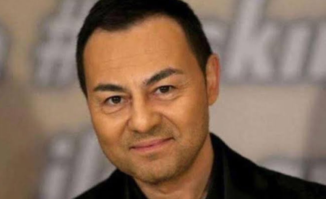 Ergenlik, onu eleştirmekle; olgunluk ise onu anlamakla başlar.