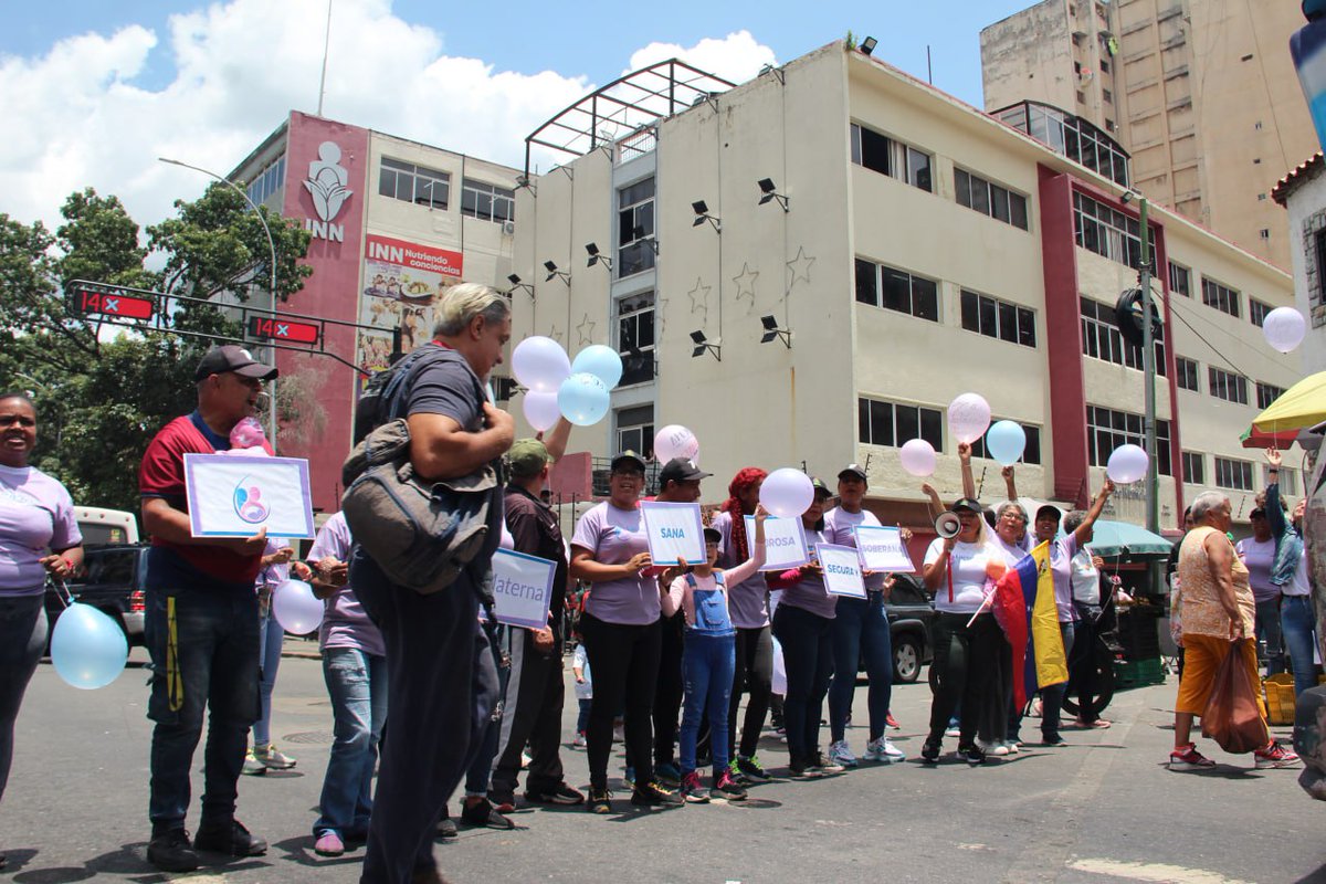 Nutriendo Conciencias (@innvenezuela) on Twitter photo #AgarraDato | El 7 de agosto el <a href="/InnVenezuela/">Nutriendo Conciencias</a> celebró la Semana Mundial de la Lactancia Materna en la Av. Baralt, destacando la importancia de esta práctica como el primer vinculo de amor y alimento de los niños en su primera etapa de vida.
#PuebloSonrienteYEnPaz 🇻🇪 #AgarraDato | El 7 de agosto el <a href="/InnVenezuela/">Nutriendo Conciencias</a> celebró la Semana Mundial de la Lactancia Materna en la Av. Baralt, destacando la importancia de esta práctica como el primer vinculo de amor y alimento de los niños en su primera etapa de vida.
#PuebloSonrienteYEnPaz 🇻🇪