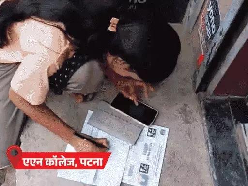 DainikBhaskar's tweet photo. क्या रद्द होगी सिपाही भर्ती परीक्षा?: नकल की डील 50 हजार से 7 लाख तक; आंसर शीट लेकर निकला अभ्यर्थी, 34 गिरफ्तार
https://t.co/F6FVx9RdIX
#Biharnews #Examination #Fraud https://t.co/yHyFvkwnX1