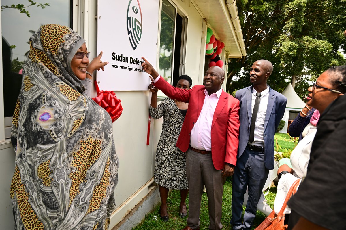 DefendDefenders's tweet photo. It has been a joyous afternoon celebrating with @SudanDefenders as they officially launched their office. The launch was filled with a sense of pride, marking the beginning of a new chapter in their mission.
#safebutnotsilent #SudanDefenders https://t.co/m1kplZ2RXJ