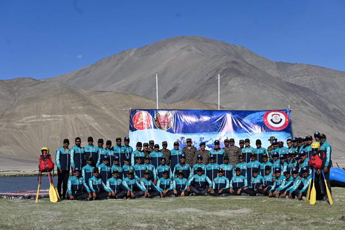 firefurycorps's tweet photo. #WhiteWaterRafting
"Longer - Faster - Higher"

Gunners of #ParashuWarriors Brigade culminated 222.722 km rafting on the mighty #IndusRiver within a record making timing of 23 hours 30 minutes 49 seconds at altitudes ranging from 12000 to 16000 feet.

 #IBR validated and felicitated these Himalayan Aqua Riders on achieving the stupendous feat of "the Longest and Fastest at the Highest"

#RecordBreaking

@adgpi
@NorthernComd_IA
@lg_ladakh
@prodefleh
@indiabookrecord