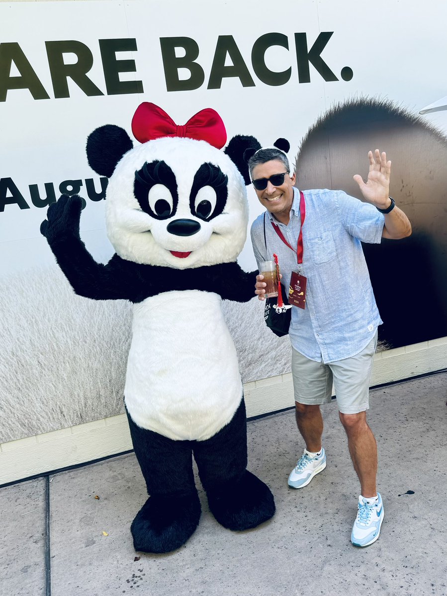 RaoulMartinezTV's tweet image. Good morning , #PanDiego! 🐼 
@sandiegozoo